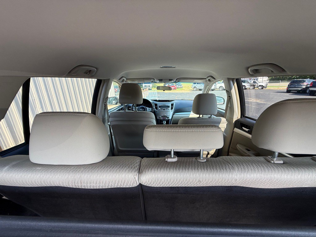 2011 Subaru Outback Image 11