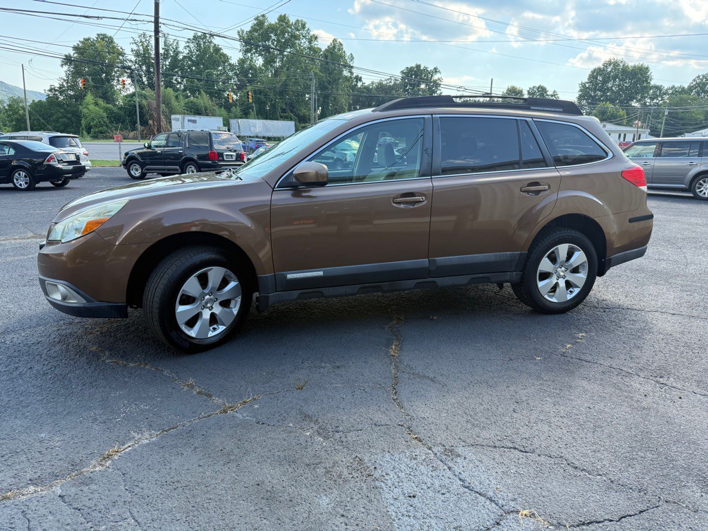 2011 Subaru Outback Image 16
