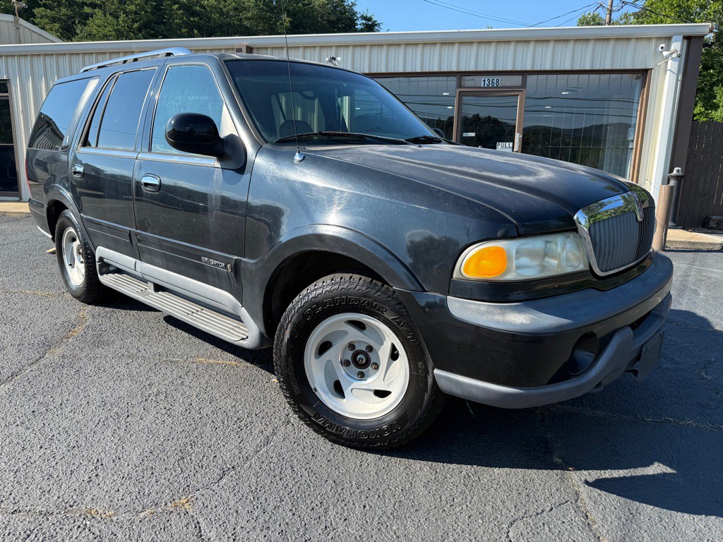 1998 Lincoln Navigator Image 1