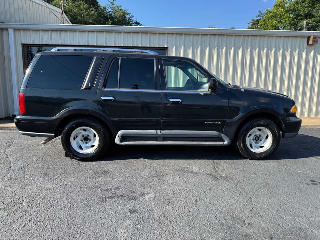 1998 Lincoln Navigator Image 2