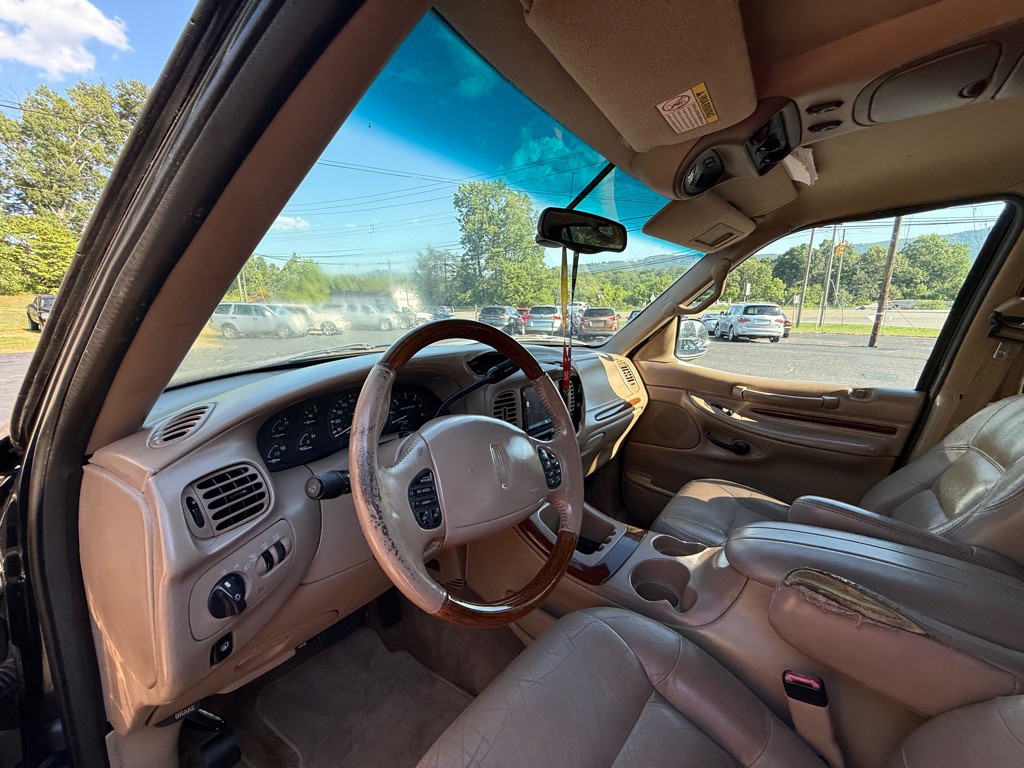 1998 Lincoln Navigator Image 3