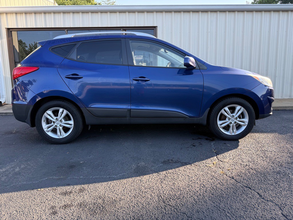 2011 Hyundai Tucson Image 13