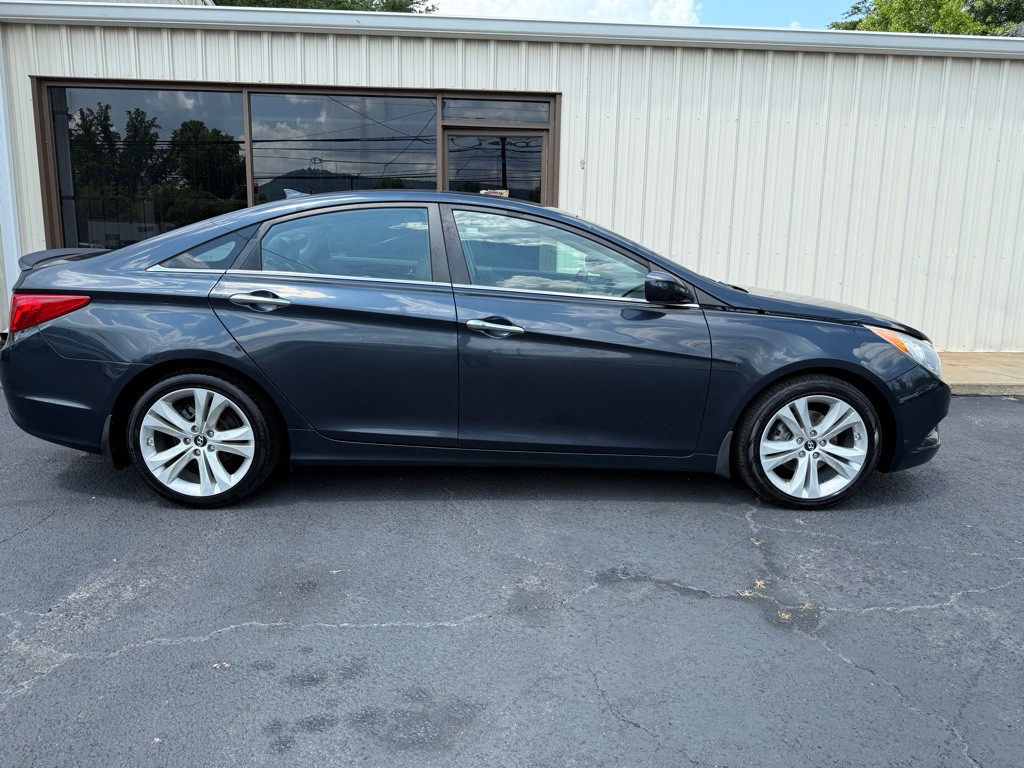 2013 Hyundai Sonata Image 3