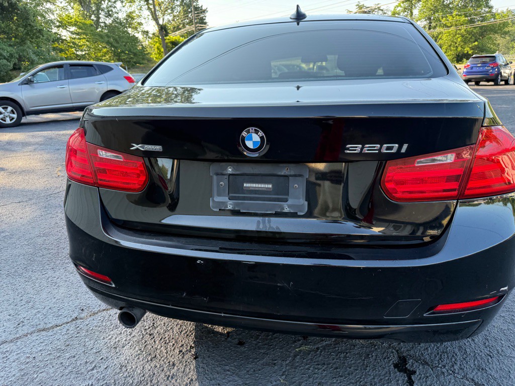 2015 BMW 3 Series Image 4