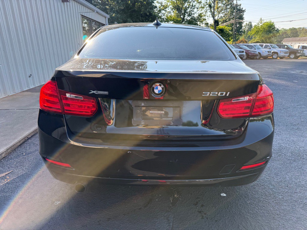 2015 BMW 3 Series Image 12