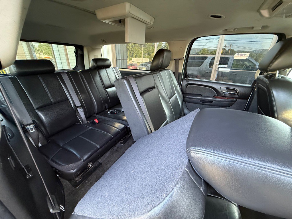 2013 Chevrolet Suburban Image 6