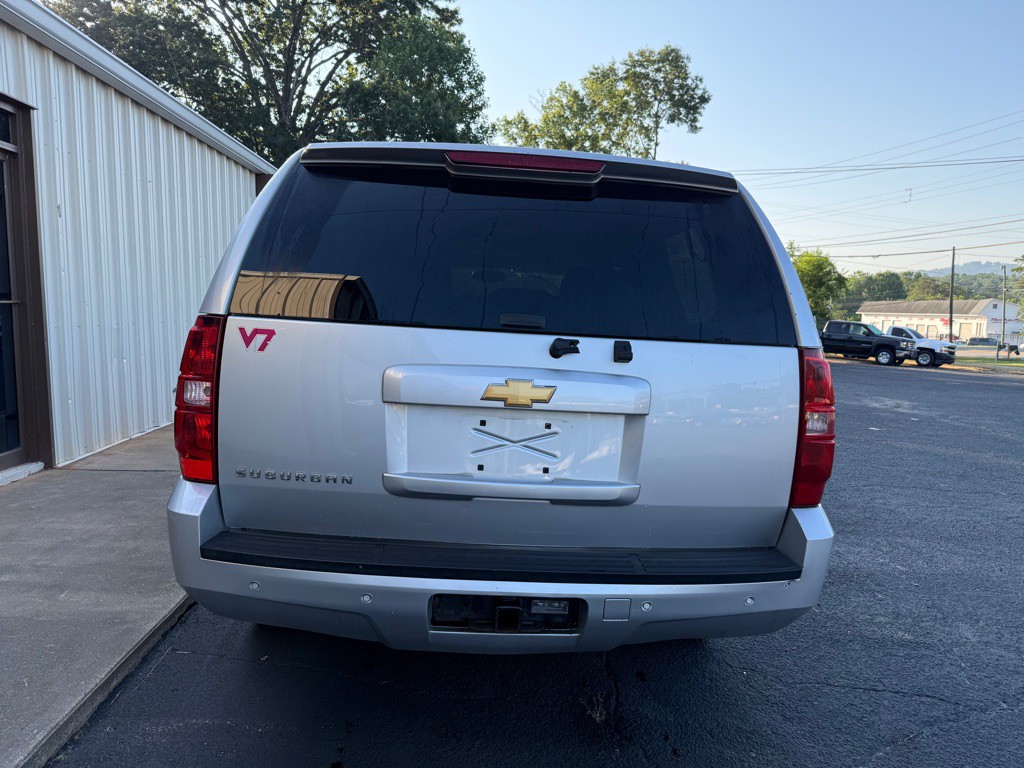 2013 Chevrolet Suburban Image 11