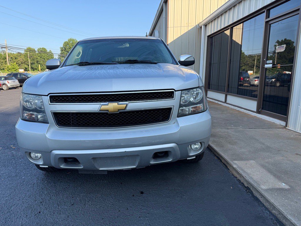 2013 Chevrolet Suburban Image 12