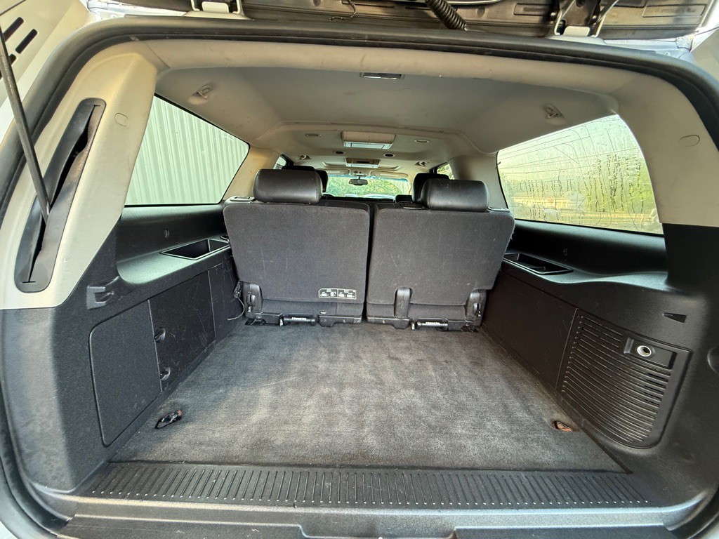 2013 Chevrolet Suburban Image 14