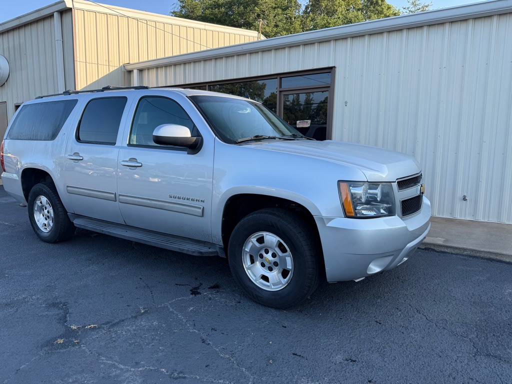 2013 Chevrolet Suburban Image 16