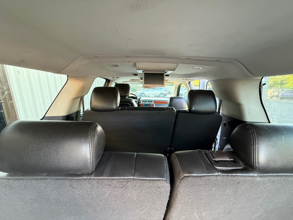 2013 Chevrolet Suburban Image 17