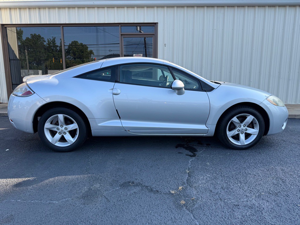 2007 Mitsubishi Eclipse Image 2