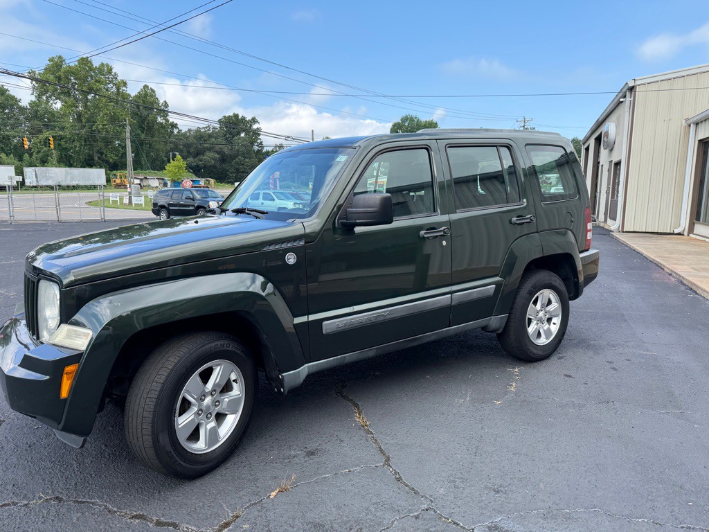 2012 Jeep Liberty Image 2