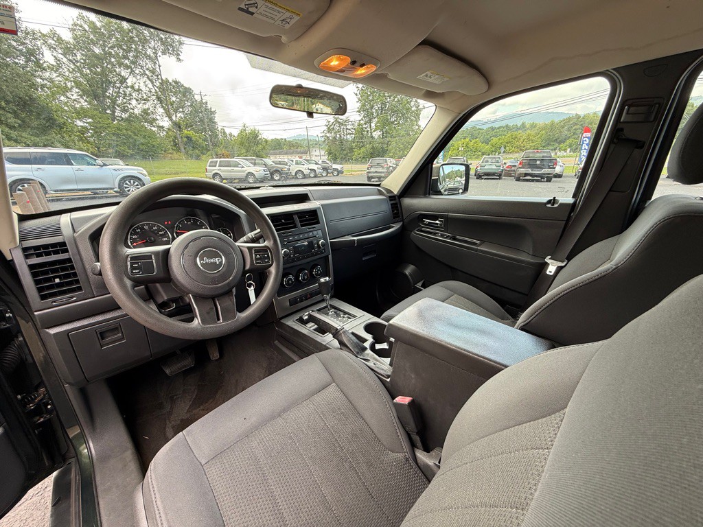 2012 Jeep Liberty Image 3