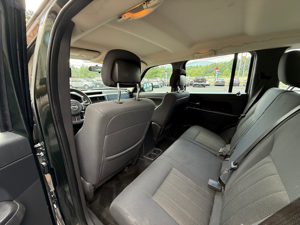 2012 Jeep Liberty Image 4