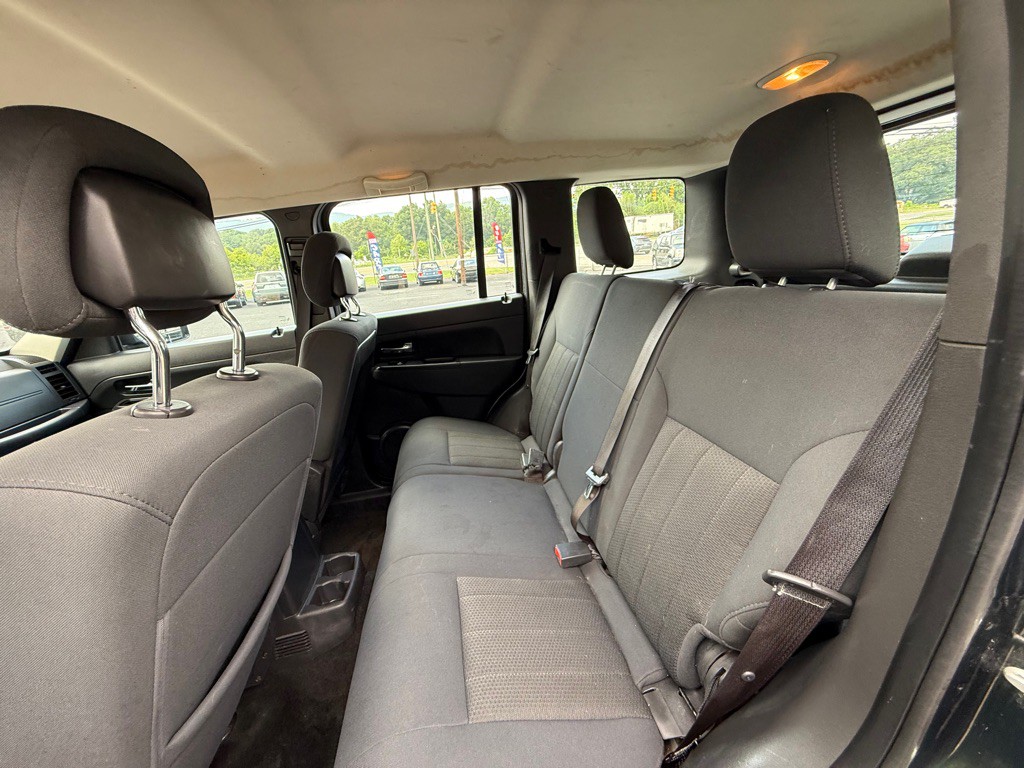 2012 Jeep Liberty Image 9