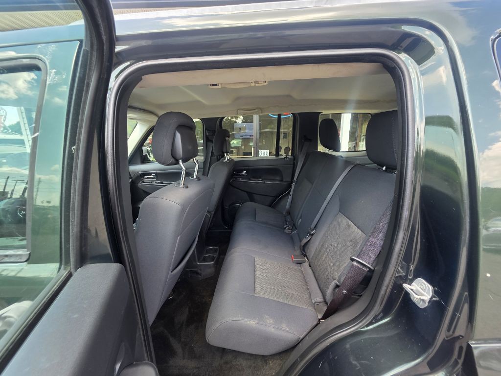 2012 Jeep Liberty Image 21
