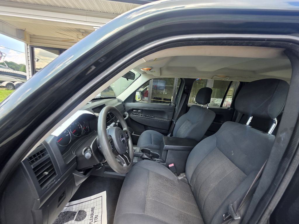 2012 Jeep Liberty Image 22
