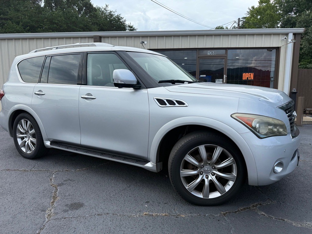 2012 INFINITI QX56 Image 3