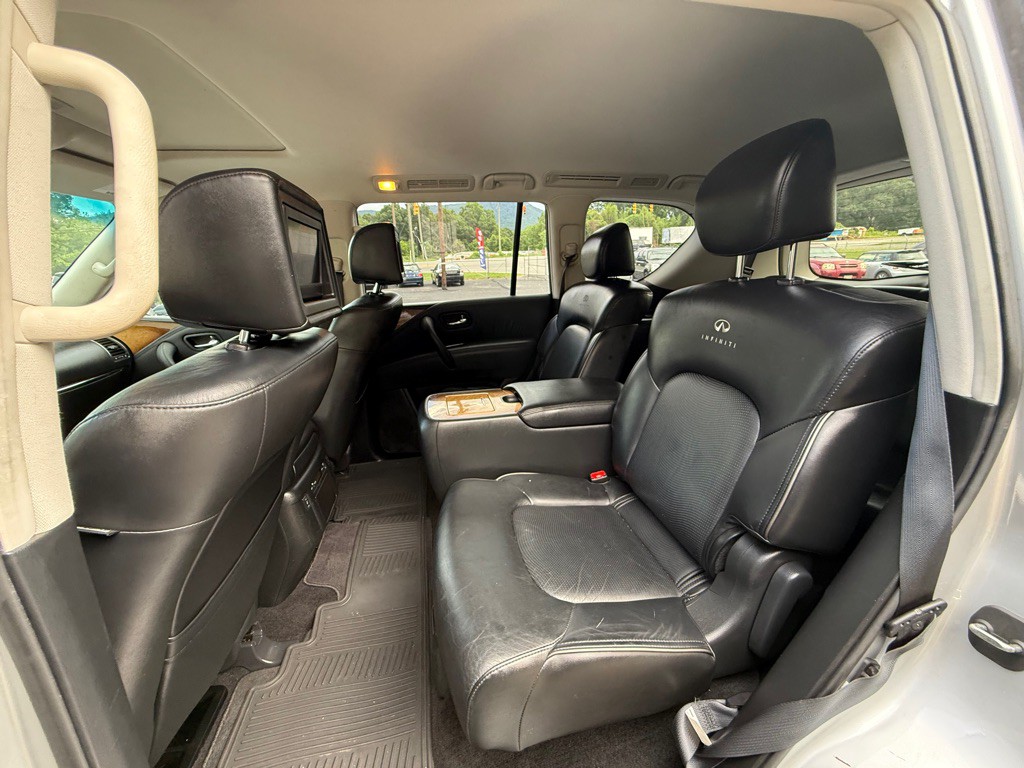 2012 INFINITI QX56 Image 7