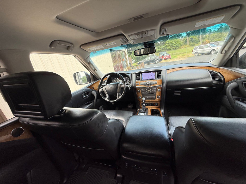 2012 INFINITI QX56 Image 13