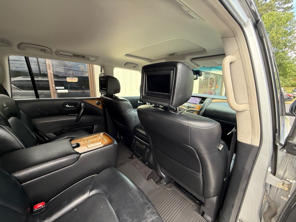 2012 INFINITI QX56 Image 14
