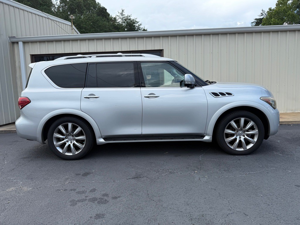 2012 INFINITI QX56 Image 24
