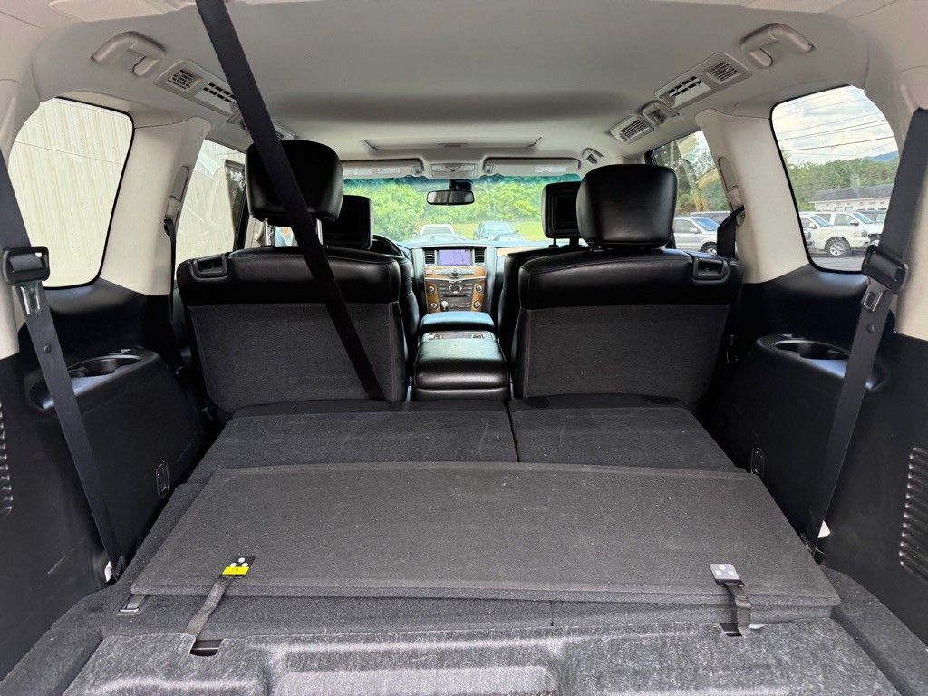 2012 INFINITI QX56 Image 25