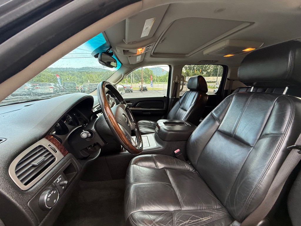 2008 GMC Yukon Image 3