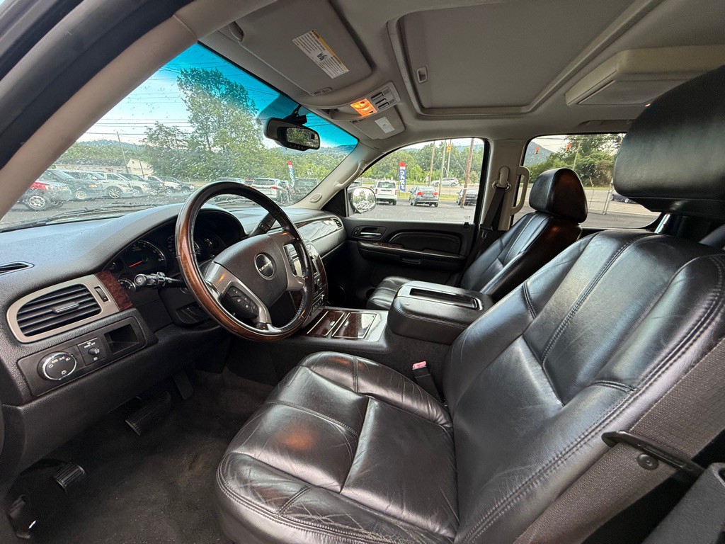 2008 GMC Yukon Image 6