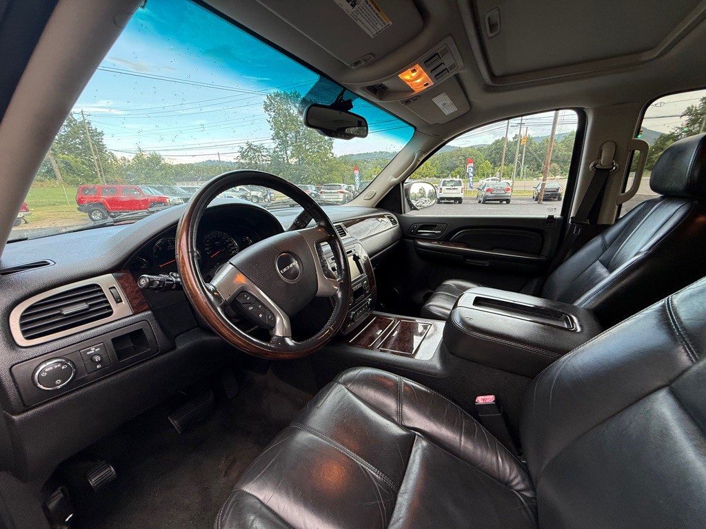 2008 GMC Yukon Image 8
