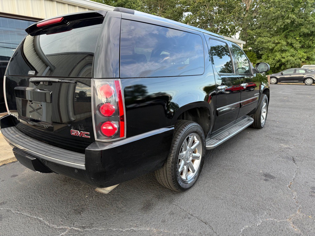 2008 GMC Yukon Image 11