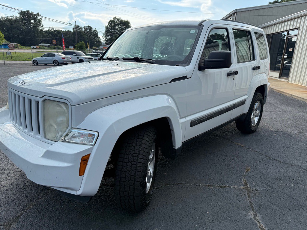 2012 Jeep Liberty Image 2