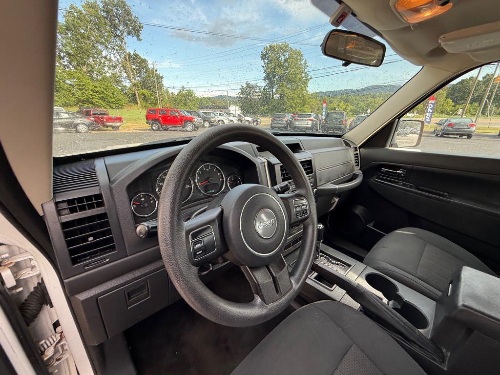 2012 Jeep Liberty Image 6