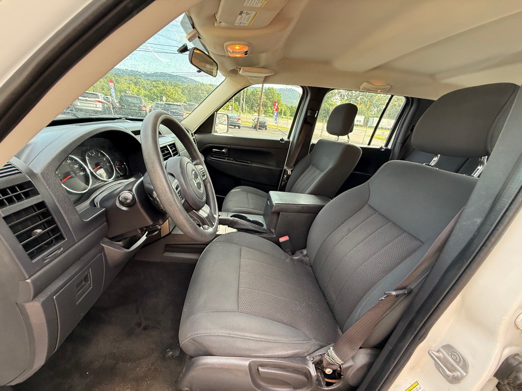 2012 Jeep Liberty Image 7