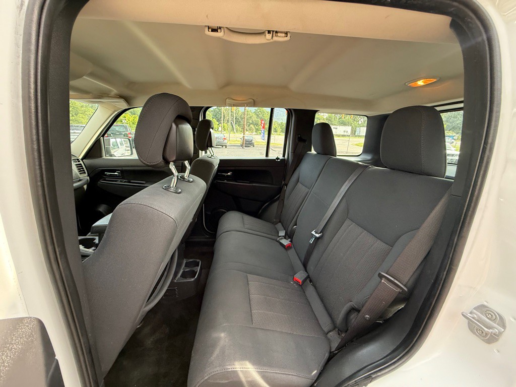 2012 Jeep Liberty Image 9
