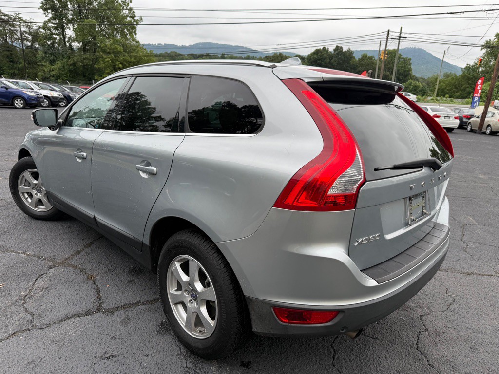 2011 Volvo XC60 Image 4