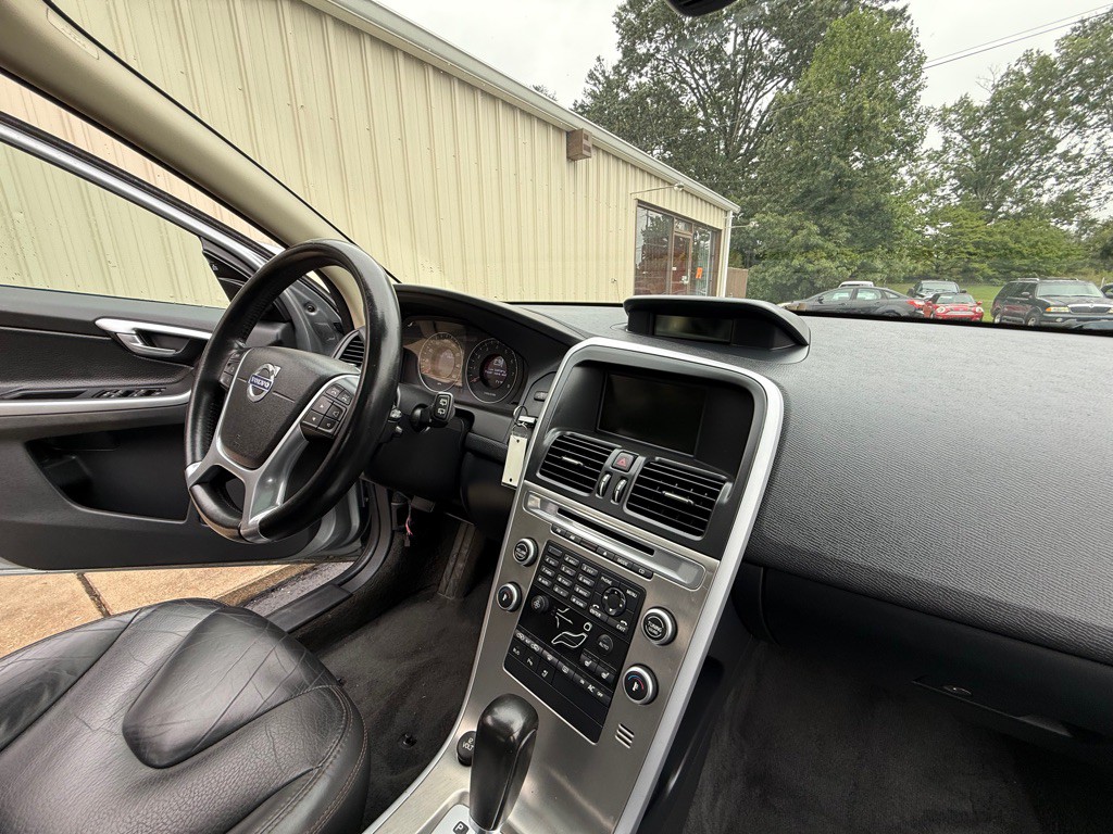2011 Volvo XC60 Image 6