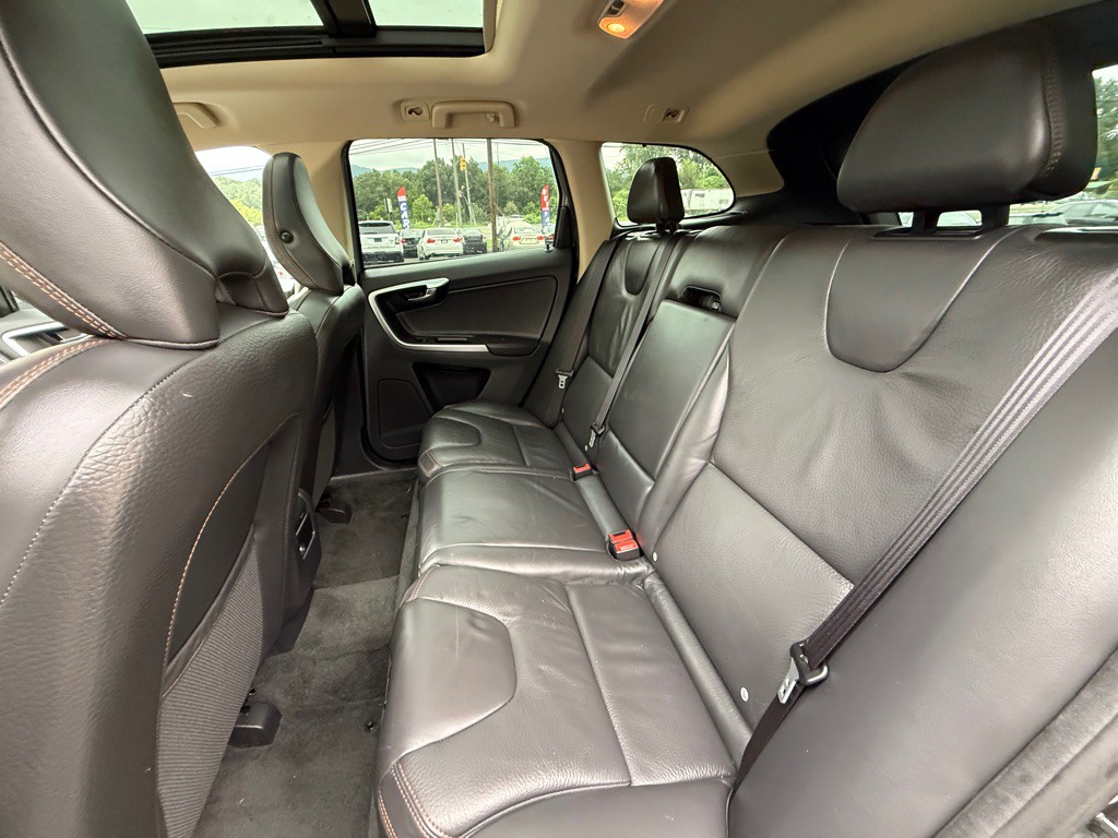 2011 Volvo XC60 Image 13