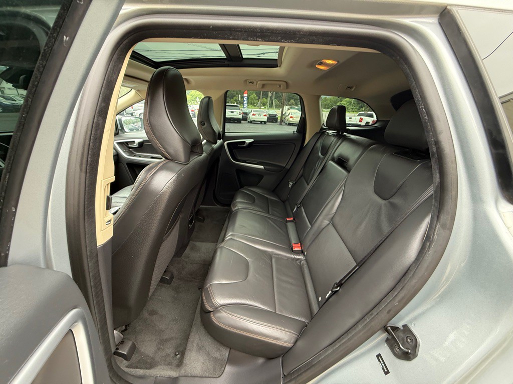 2011 Volvo XC60 Image 17