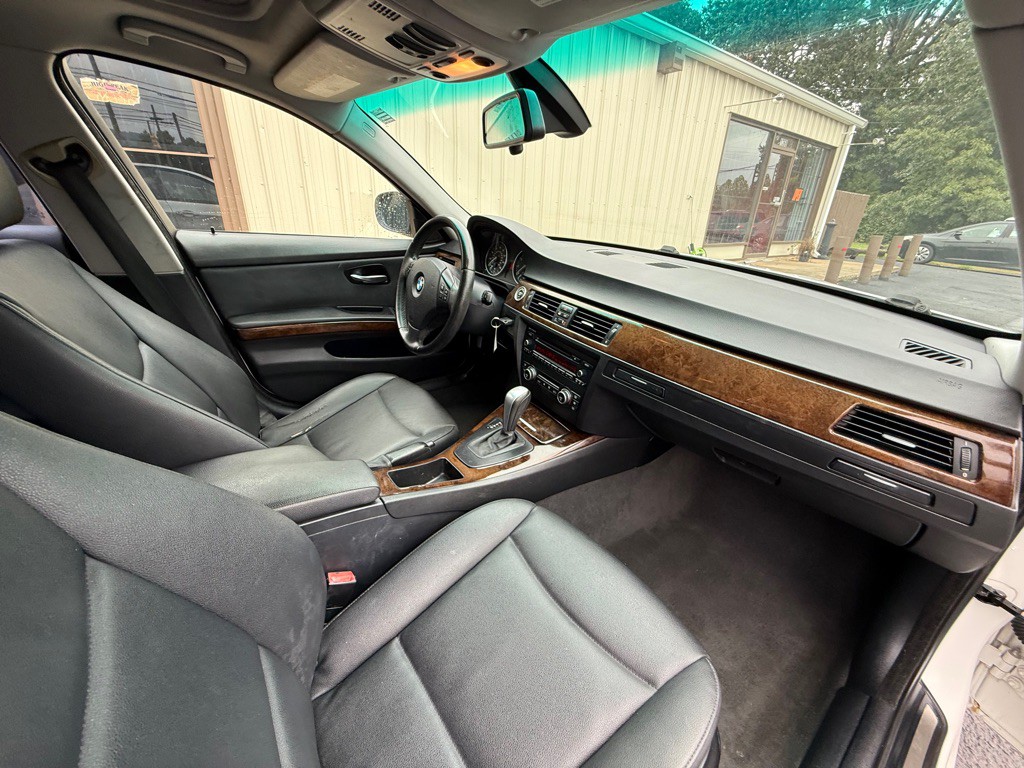 2009 BMW 3 Series Image 13