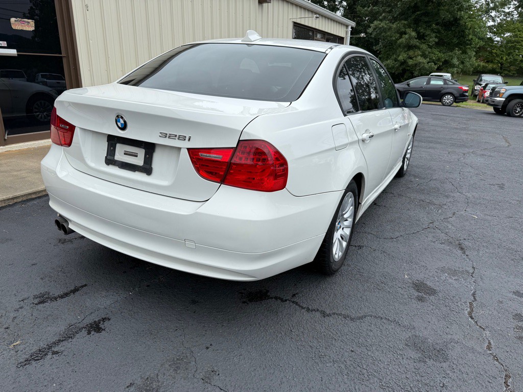 2009 BMW 3 Series Image 16