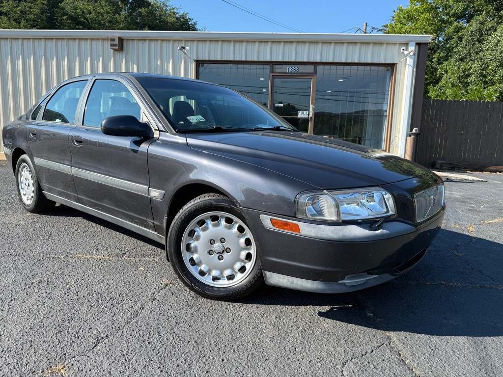 2000 Volvo S80 Image 1