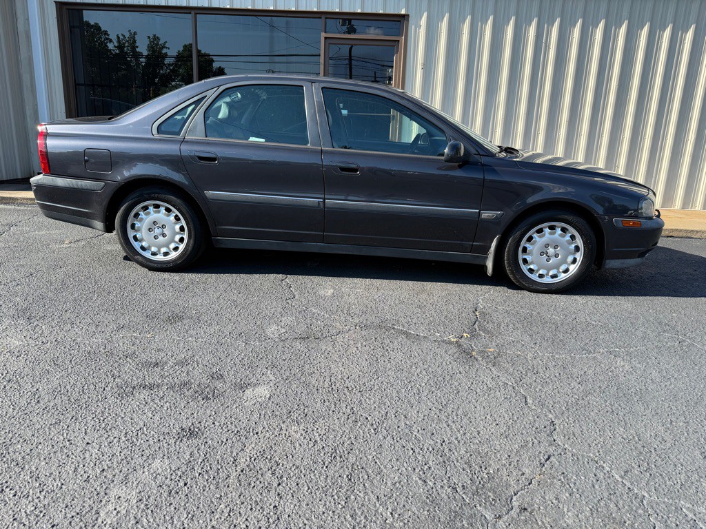 2000 Volvo S80 Image 2