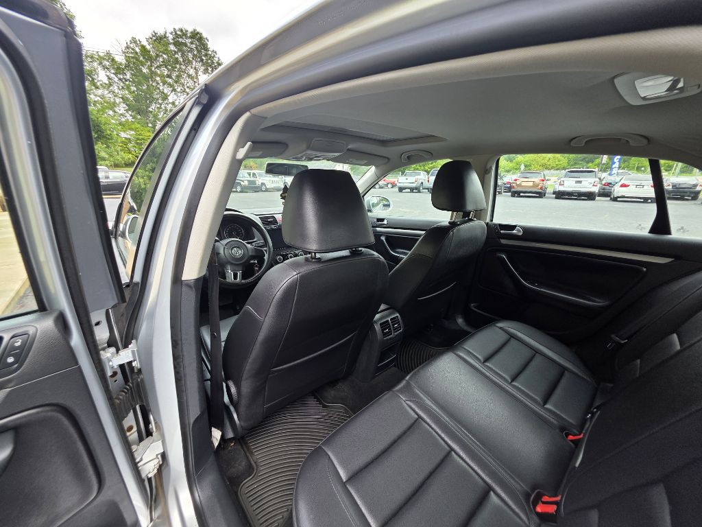 2010 Volkswagen Jetta Image 15