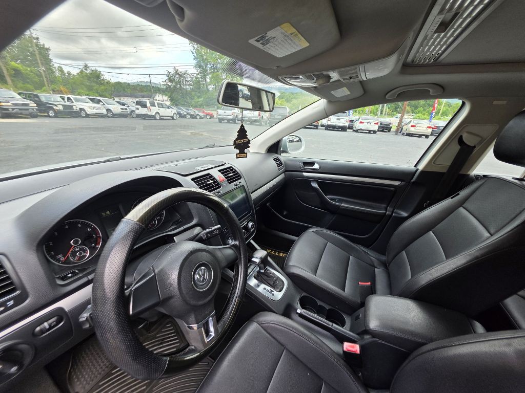 2010 Volkswagen Jetta Image 8