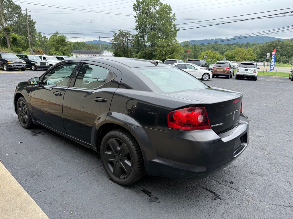 2013 Dodge Avenger Image 11