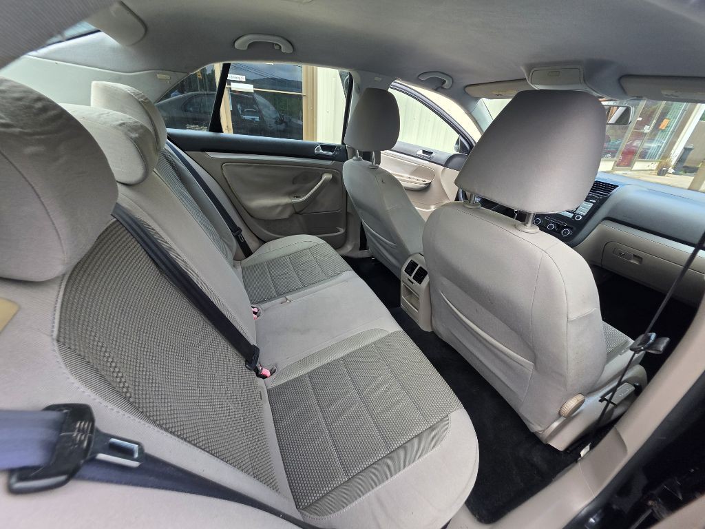 2010 Volkswagen Jetta Image 6
