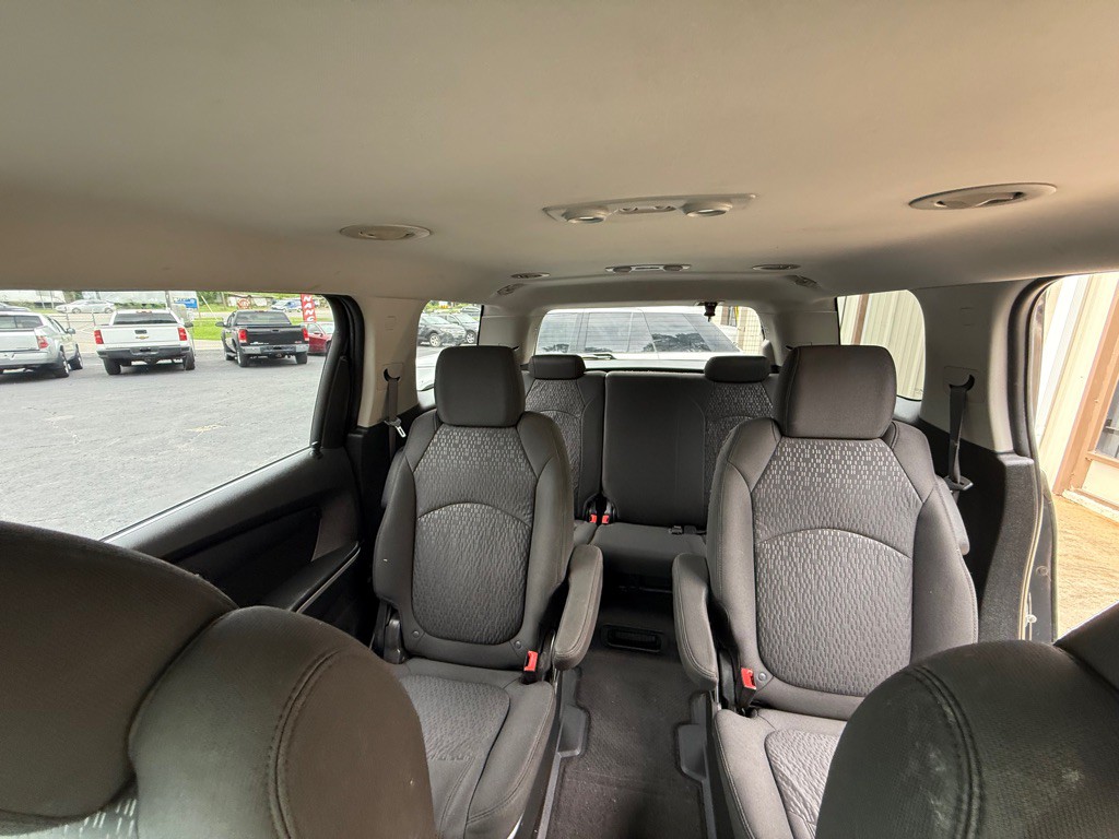 2011 GMC Acadia Image 3