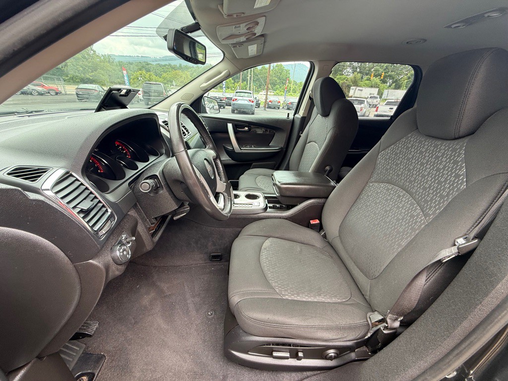 2011 GMC Acadia Image 8